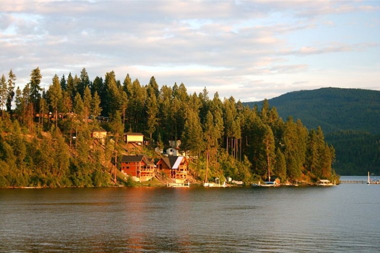 Image: waterfront house in Coeur d'Alene